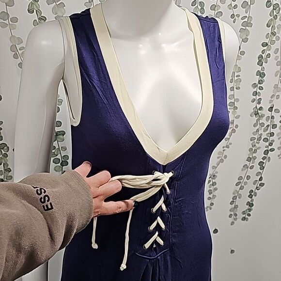 La Made V Neck Midi Summer Dress - Picture 3 of 7